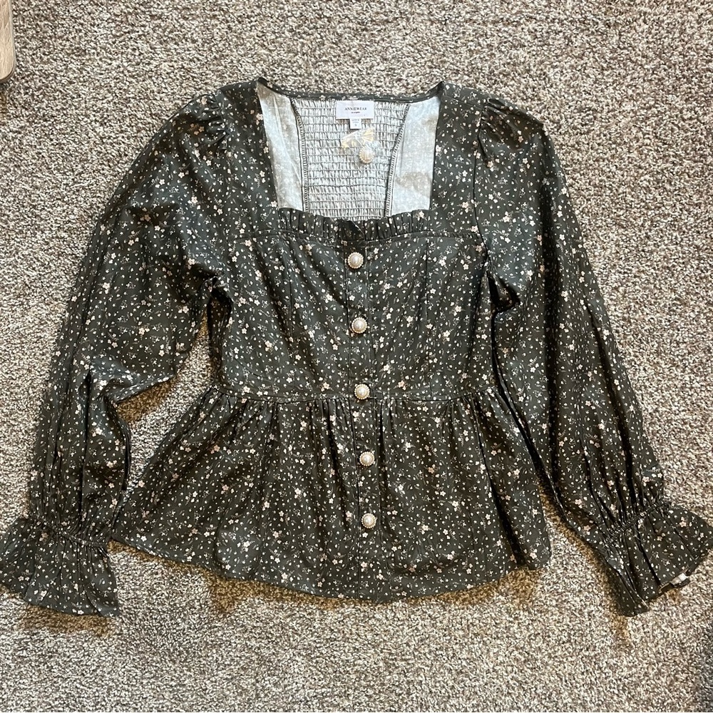 Anniewear square neck smocked button puff sleeve top